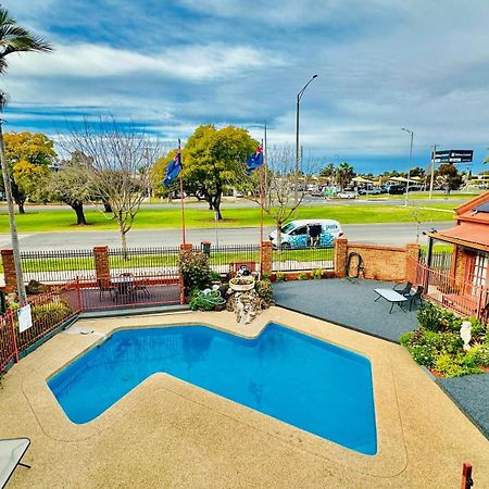 Early Australian Motor Inn Милдьюра Экстерьер фото